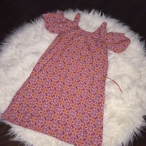 I am selling a gorgeously dress